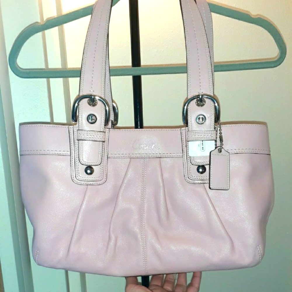 Pale pink Soho
